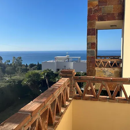 Alanzana Vista Al Mar Y Piscina Reserva Del Higueron Malaga